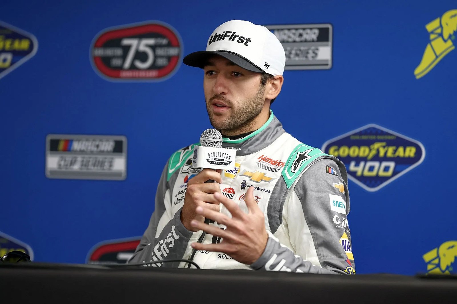 Chase Elliott Calls Out NASCAR’s History of Questionable Cautions as he is Set to SUE them amidst controversies due to…